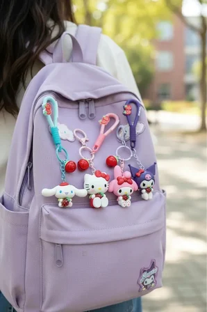 Sanrio Lisanslı Çilek Serisi Pvc Anahtarlık – Renkli Ve Esnek Çanta Aksesuarı 18,4 Cm