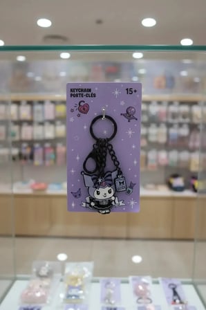 Sanrio Lisanslı Kuromi Metal Anahtarlık - Dayanıklı Çinko Alaşım Mor Detaylı Çanta ve Anahtar Süsü