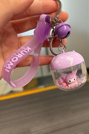 Sanrio Lisanslı Kuromi Çiçek Perisi Serisi LED Işıklı Sallantılı Figür Anahtarlık ve Çanta Süsü