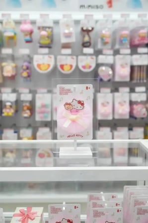 Sanrio Lisanslı Sanrio Karakterleri Fiyonklu ve Tüllü Saç Tokası – Çocuk ve Genç Şık Saç Aksesuarı