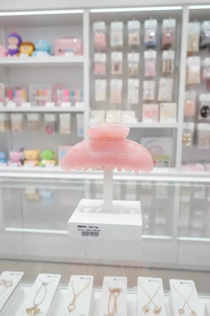 Miniso Lisanslı Soft Renkli Kıskaç Toka Seti (4 Adet) – Pastel Tonlarda Güçlü Tutuş Sağlayan Modern Saç Aksesuarı
