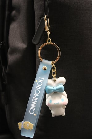 Sanrio Lisanslı Fiyonk Serisi Anahtarlık – Hello Kitty Cinnamoroll My Melody Figürlü Çanta Aksesuarı
