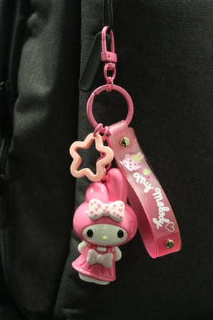 Sanrio Lisanslı My Melody Figürlü Anahtarlık – Dayanıklı PVC ve Çinko Alaşım Çanta Aksesuarı