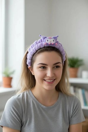 Sanrio Lisanslı Kuromi Kabarık Peluş Saç Bandı 20 Cm – Makyaj & Cilt Bakımı
