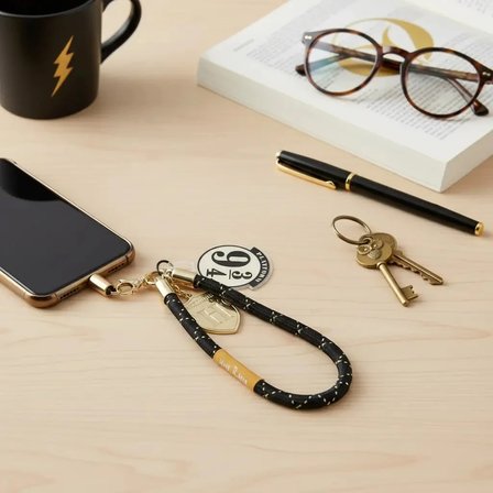 Harry Potter Lisanslı Dokuz Üç Çeyrek Metal Rozetli Telefon İpi 31 Cm