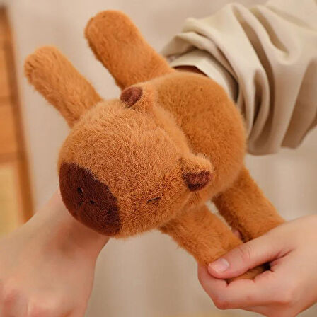 Sevimli Oturan Kapibara Capybara Bileklik Dekoratif Araba Aksesuarı Peluş Oyuncak 17 CM                                            