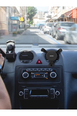Miniso Lisanslı Yer Çekimli Araç Telefon Tutucu 14 Cm – Siyah Otomatik Sabitleme