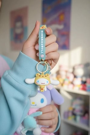 Sanrio Lisanslı Sevimli Hayvan Serisi Anahtarlık – Kuromi Cinnamoroll Çanta Süsü 6 Cm