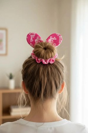 Barbie Lisanslı Fiyonklu Yumuşak Saç Bandı – Esnek ve Konforlu Tasarım 20 Cm