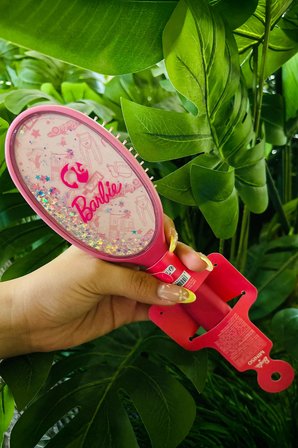 Barbie Lisanslı Simli Saç Fırçası – Işıltılı ve Nazik Tarama Sağlayan Tasarım 26,5 Cm