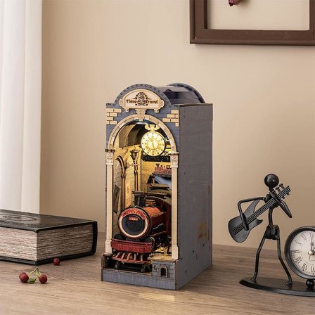 Rolife TGB04 Time Travel Kitap Köşesi Book Nook DIY Minyatür Maket Model Seti Mini Dollhouse 3D Model Kit Detaylı Dekoratif Hobi Seti 3D Puzzle Tiny House