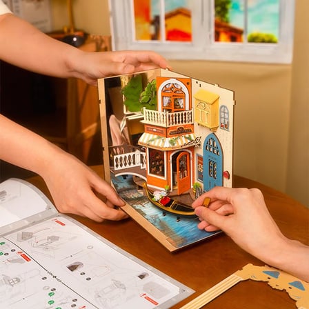 Rolife TGB08 Venedik (Romantic Venice) Kitap Köşesi DIY Minyatür Maket Model Seti Mini Dollhouse 3D Model Kit Detaylı Dekoratif Hobi Seti 3D Puzzle Tiny House