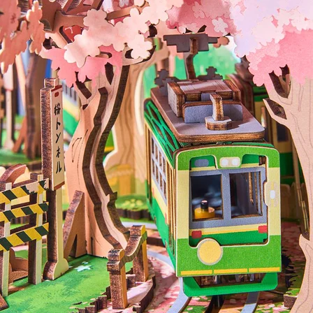 Rolife AMT02 TV Görünümlü Müzik Kutusu (Sakura Dreamy Tour) DIY Minyatür Maket Model Seti Ahşap 3D Wooden Puzzle 3D Model Kit Detaylı Dekoratif Hobi Seti Ahşap Maket
