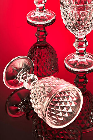 6’lı Elmas Kesim Desenli Ayaklı Cam Kahve Yanı Bardak Seti – Şık Sofra Sunumu ve Zarif Tasarım