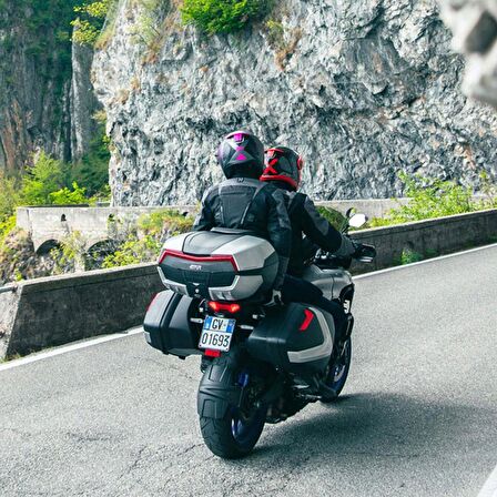 Givi V58N 58 Litre MonokeyArka Çanta