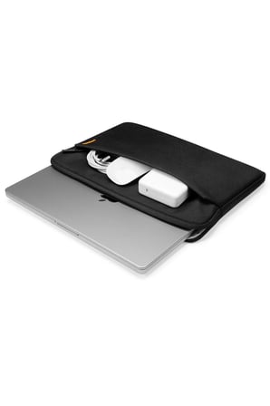 Light A18 13 Inç Siyah Macbook Pro Uyumlu Kılıfı - A18C2D1