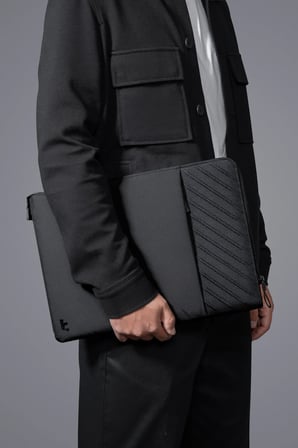 Voyage A10 16 inç Siyah Macbook Pro Kılıfı - A10F2D1 Uyumlu