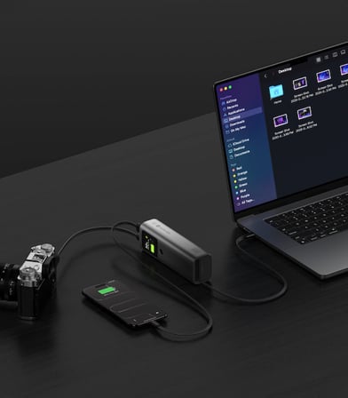 Sharge Retractable 20.000mAh 165W Taşınabilir Powerbank - MacBook ve Laptop Uyumlu Dahili USB-C Kablolu PD 3.1 Hızlı Şarj Cihazı
