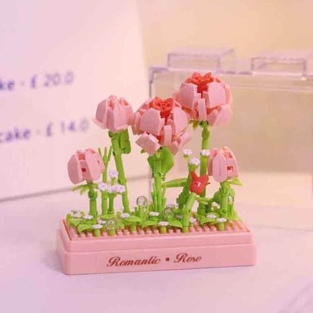 Bloom Boutique Gül Yapım Blokları (349 Parça) | Fanuslu Dekoratif Çiçek Seti