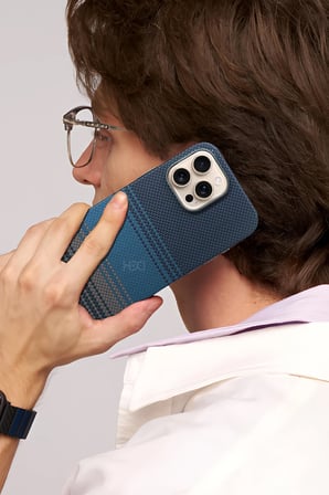 Fuchsia iPhone 16 Pro ile Uyumlu HBC-377 Kevlar Slim Kablosuz Şarj Özellikli Kapak - Siyah