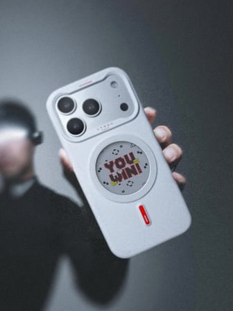 XTREM MagSafe E-Ink Ekranlı Akıllı Telefon Kılıfı İphone 17 Pro ve 18 Pro Uyumlu - Beyaz