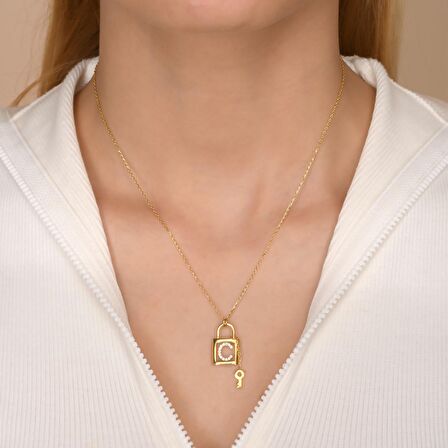 Zirkon Taşlı Pırlanta Montür Altın Kaplama Anahtarlı Kilit C Harfi Gümüş Kolye