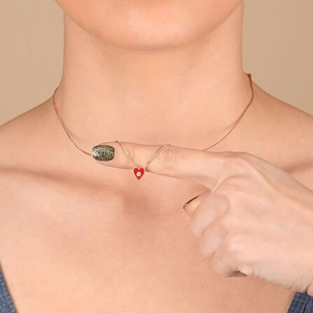 Ortası Beyaz Taşlı Rose Altın Kaplama Kırmızı Mineli Gümüş Kalp Kolye
