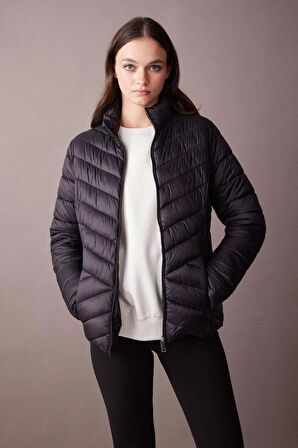 DeFacto Su İtici Dik Yaka Kapitoneli Şişme Mont A0974AX23AUBK27