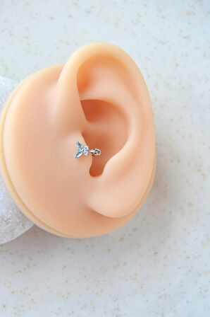 Turkuaz Taşlı Kelebek Tragus Piercing – 5 mm Halka, Gümüş Renk