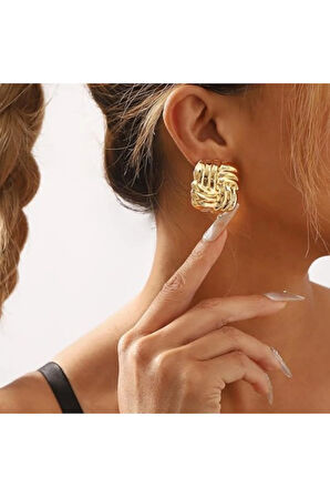 Çelik Kare Desen Küpe