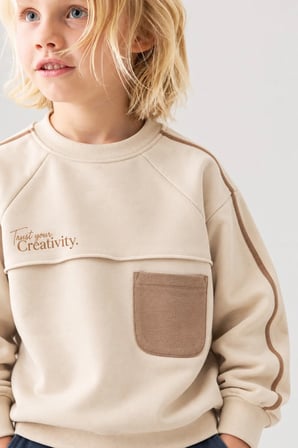 ERKEK ÇOCUK CEP DETAYLI SWEATSHIRT