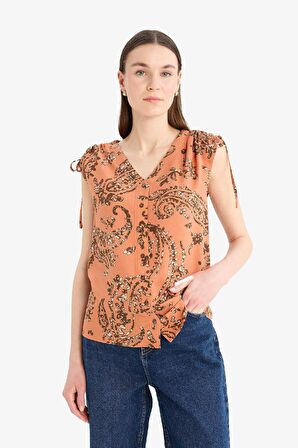 DeFacto Regular Fit V Yaka Desenli Kısa Kollu Gömlek F0987AX25SMOG327