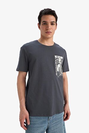 Rick and Morty Regular Fit Bisiklet Yaka Kısa Kollu Tişört