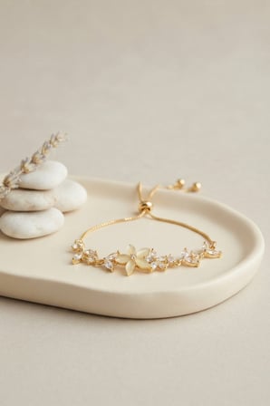 Gold Renk Zirkon Taşlı Pirinç Sedefli Çiçek Model Asansörlü Bileklik -