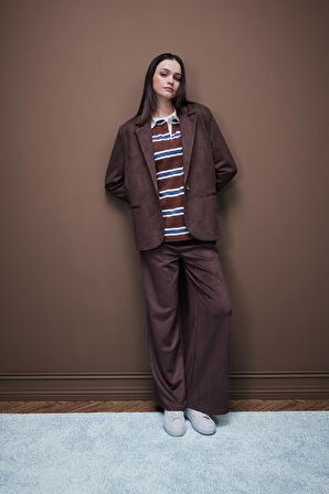 DeFacto Straight Fit Fermuarlı Yüksek Bel Standart Boy Suni Deri Kumaş Pantolon E7234AX25SPBN229