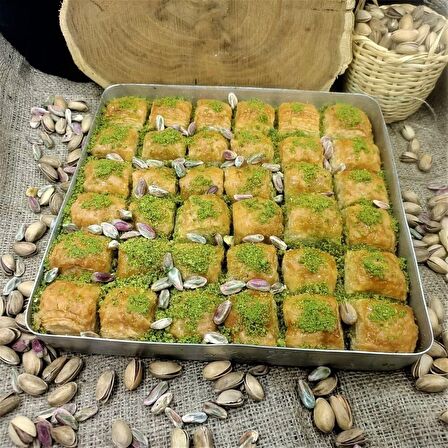 Fıstıklı Baklava 1320 Gr. Tepsili