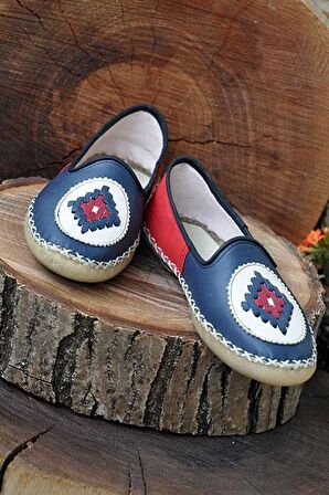 Nakışlı Lacivert Kadın Sandalet