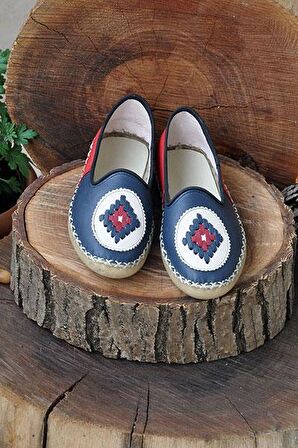 Nakışlı Lacivert Kadın Sandalet