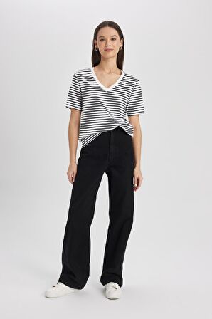 DeFacto Regular Fit V Yaka Çizgili Kısa Kollu Tişört X2715AZ24SMBK81