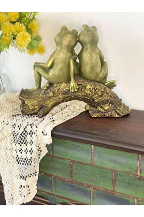 Welcome Kurbağa Ailesi, Kütük Üstünde Oturan Kurbağa Ailesi Dekoratif Obje