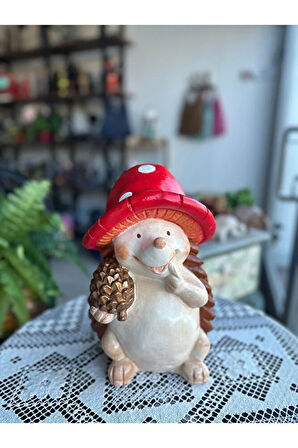 Kozalak Tutan Kirpi, Sevimli Kirpi, Bahçe Dekorasyonu,