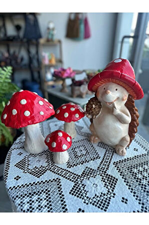 Kozalak Tutan Kirpi, Sevimli Kirpi, Bahçe Dekorasyonu,