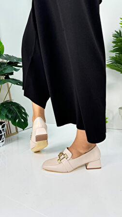 Günlük Kadın Loafer Topuklu Toka ve Dikiş Detaylı Bağcıksız Küt Burunlu Ayakkabı 700
