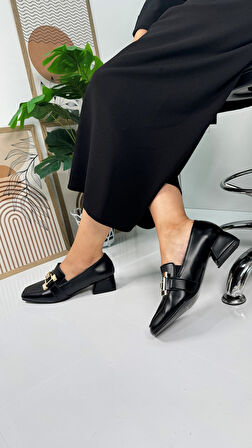 Günlük Kadın Loafer Topuklu Toka ve Dikiş Detaylı Bağcıksız Küt Burunlu Ayakkabı 700