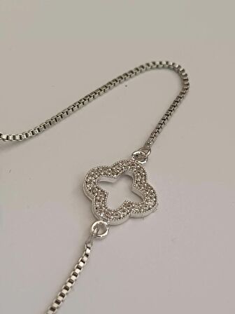  Luna Jewelry Kadın Gümüş Renkli Yonca Desenli Zirkon Taşlı Asansör Ayarlanabilir Renk Atmaz Çelik Bileklik