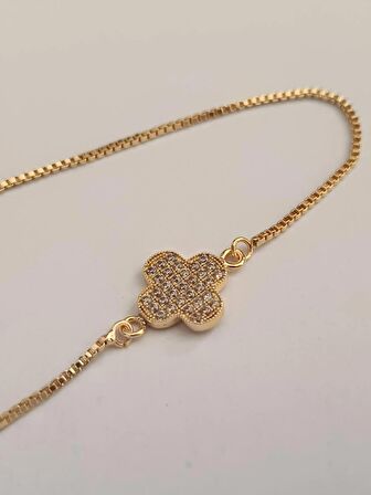 Luna Jewelry Kadın Gold Renkli Yonca Desenli Zirkon Taşlı Asansör Ayarlanabilir Renk Atmaz Çelik Bileklik