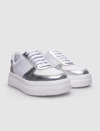 %100 Hakiki Deri Beyaz Bağcıklı Kadın Sneaker