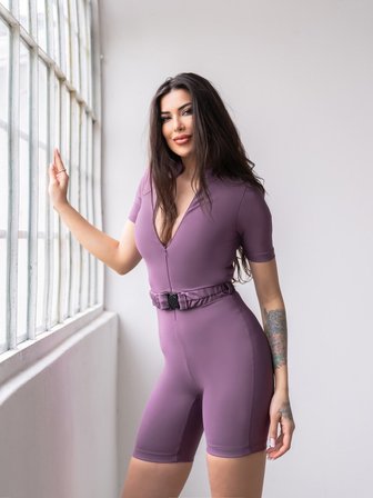 Eflatun Kısa Kollu Kemerli Midi Boy Şort Tayt Tulum