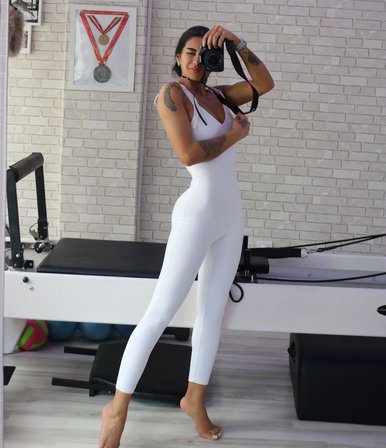 Beyaz Kalın Tek Çapraz Askılı Sırt Dekolteli Spor Tayt Tulum
