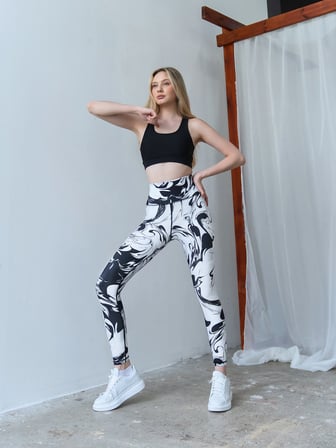 Siyah Beyaz Ebru Desen Toparlayıcı Spor Tayt